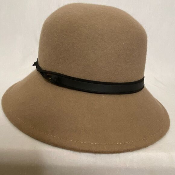 Nine West Felted Wool Hat Tan Wide Brim Cloche Black Faux Leather Band - Picture 2 of 11